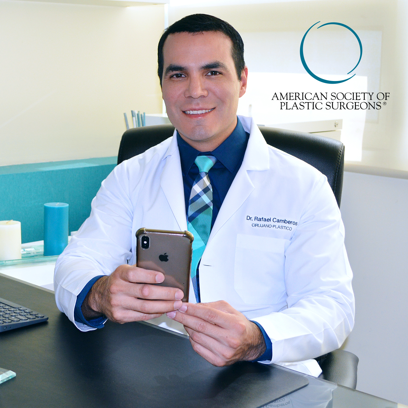 En Cirugía Plástica Tijuana, el Dr. Rafael Camberos Solís ofrece procedimientos de cirugía plástica, estética y reconstructiva en Tijuana, México.