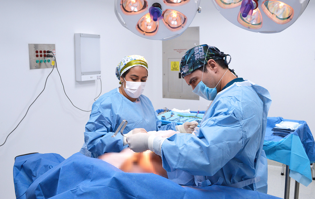 Plastiks es un centro de especializado en cirugía plástica en Tijuana, México. El Dr. Rafael Camberos, es el cirujano plástico en jefe.